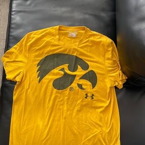 Iowa Hawkeye UA T-shirt